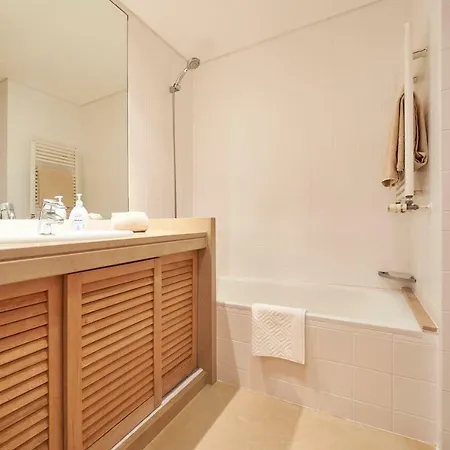 Modern In Avenida Da Liberdade Apartment Lisbon