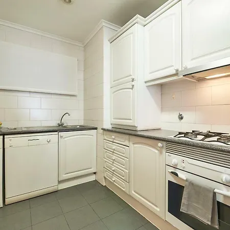 Modern In Avenida Da Liberdade Apartment Lisbon